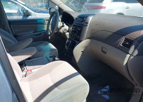 2010 Toyota Sienna Le from USA, damaged, VIN 5TDKK4CCXAS313023